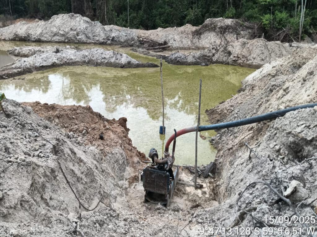 Batalhão Ambiental fecha garimpo ilegal e apreende maquinários em Colniza - 